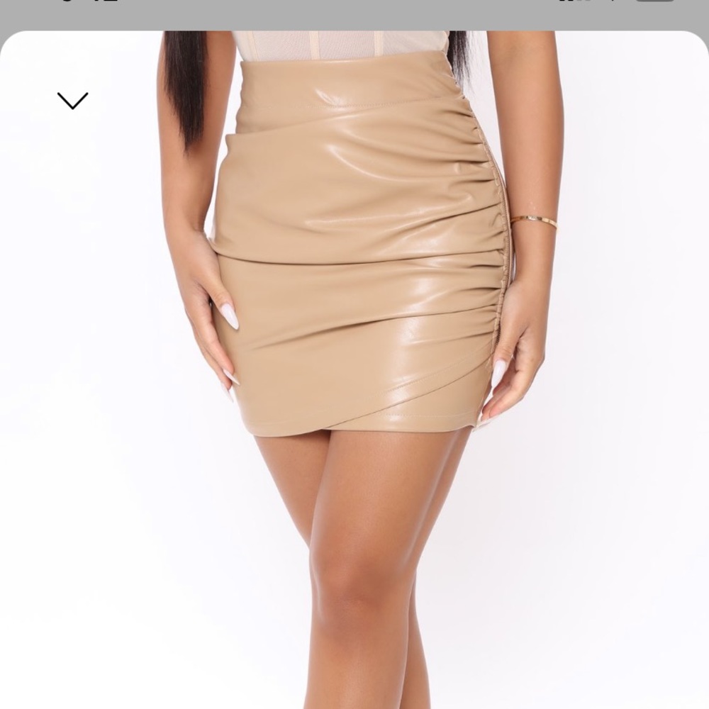 Fashion Nova bodycon ruched skirt